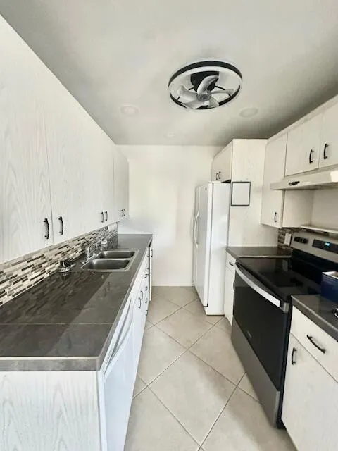 1056 Exeter D