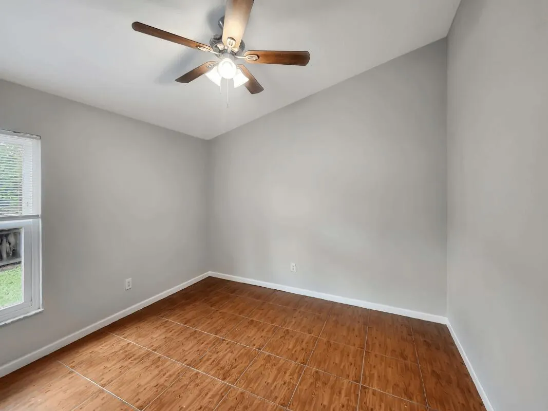 733 SW Acapulco Terrace