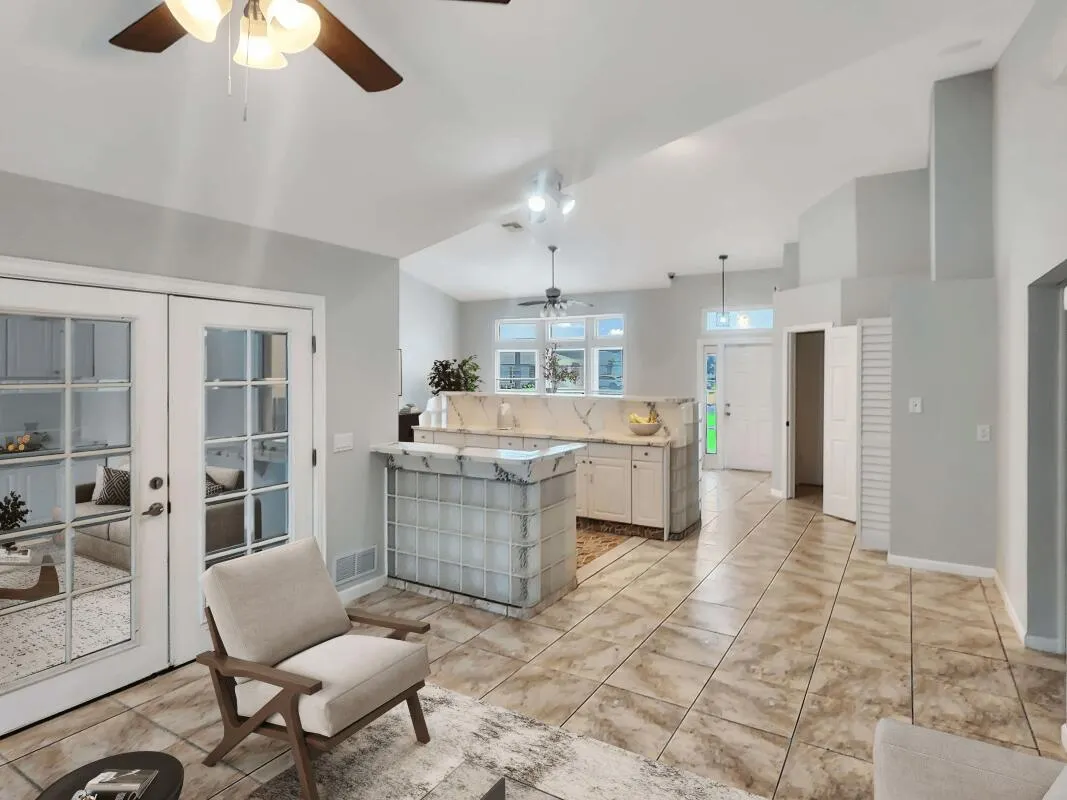 733 SW Acapulco Terrace