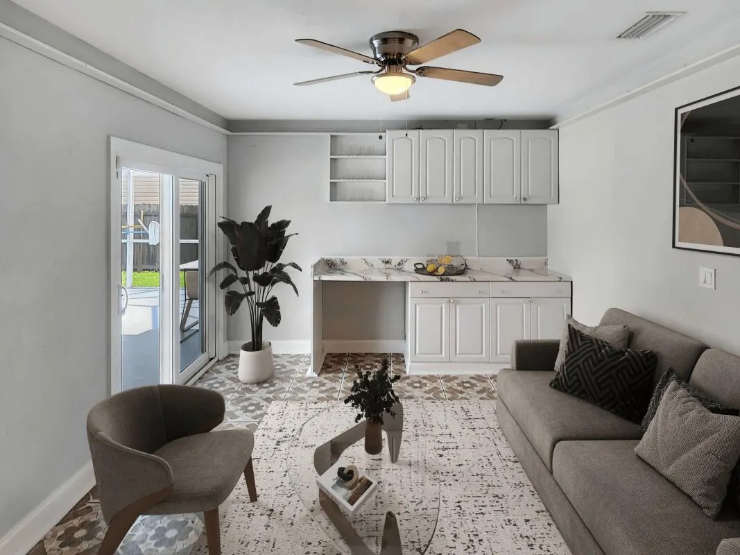 733 SW Acapulco Terrace