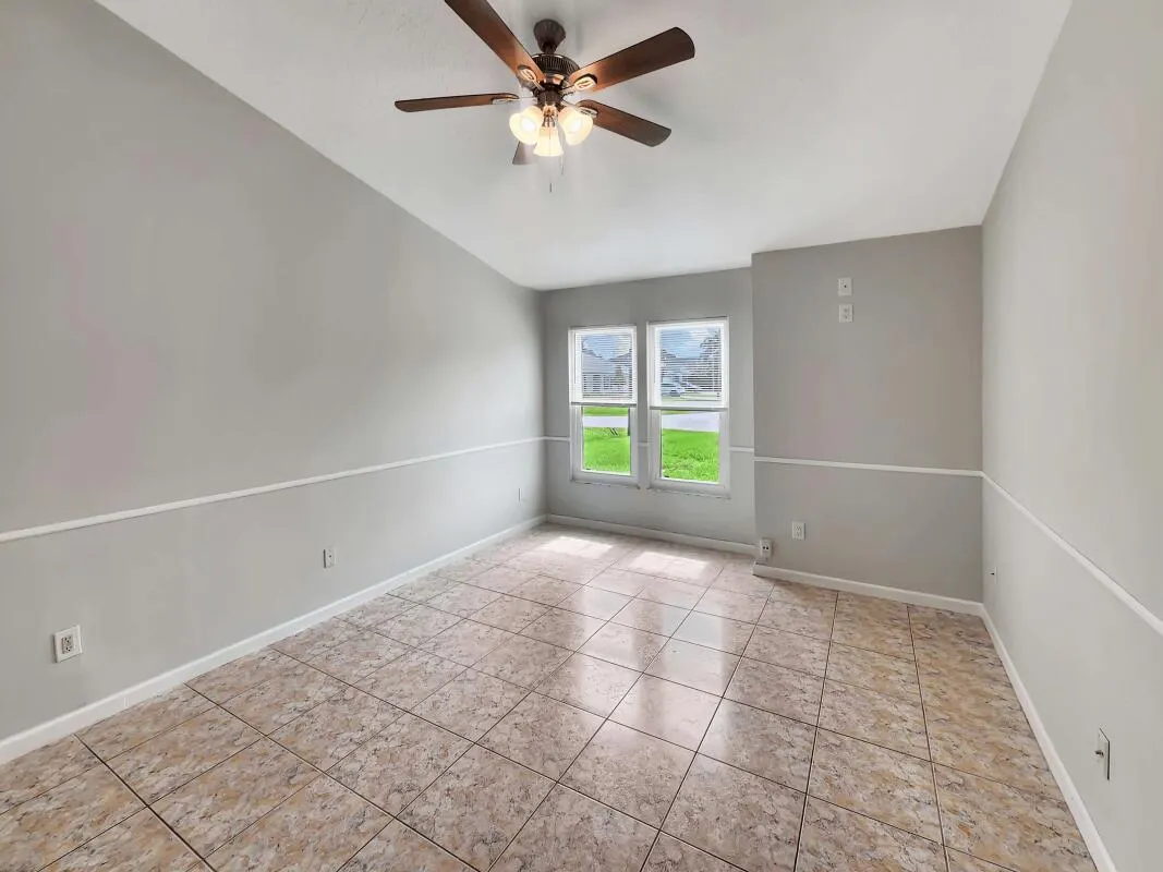 733 SW Acapulco Terrace