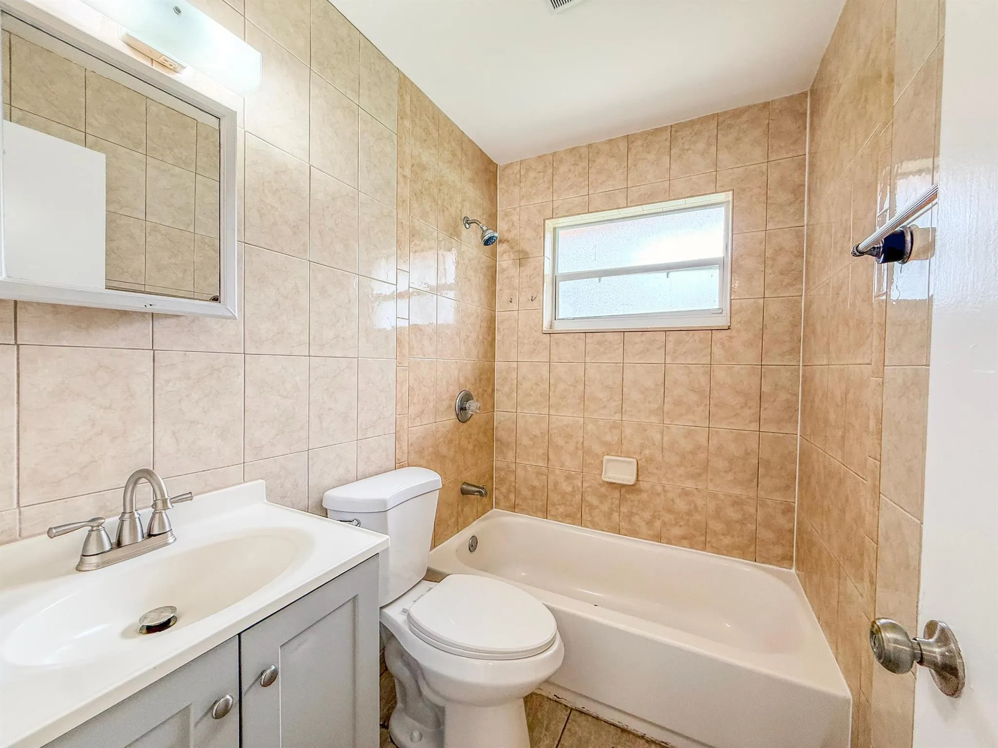 228 Fleming Avenue, ##3