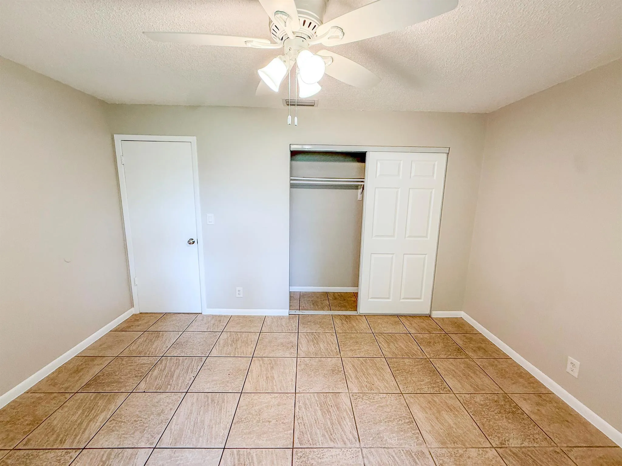 228 Fleming Avenue, ##3
