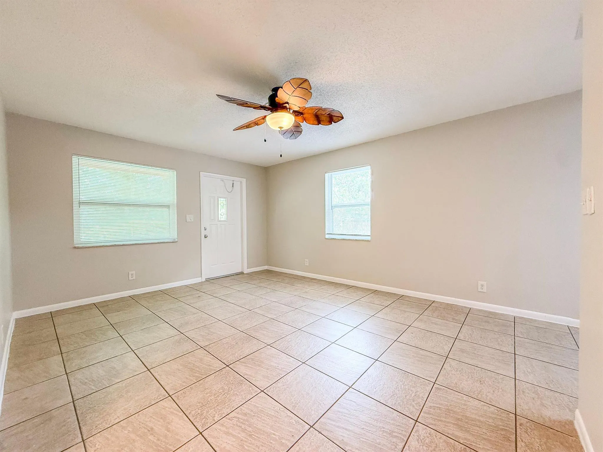 228 Fleming Avenue, ##3