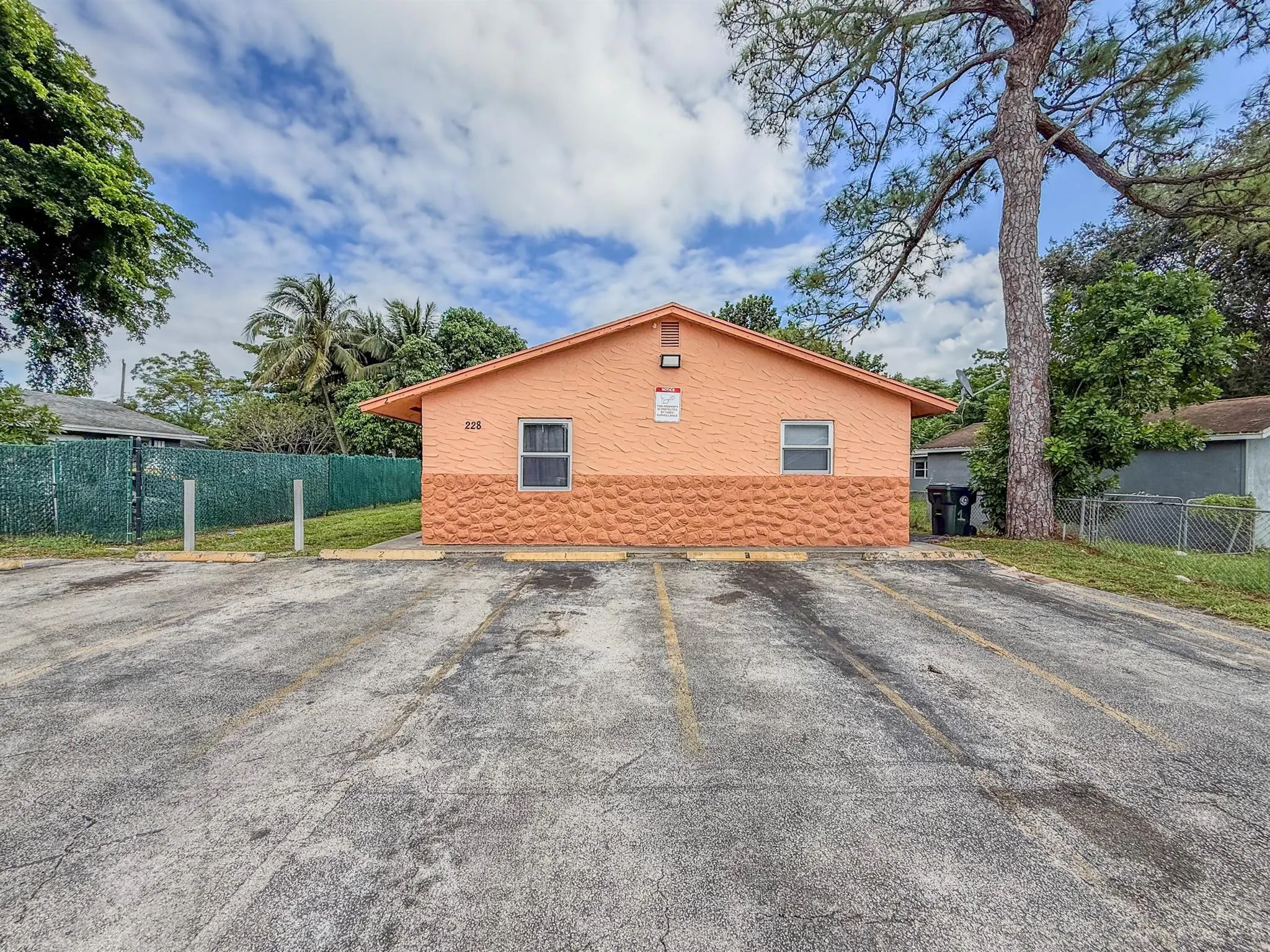228 Fleming Avenue, ##3