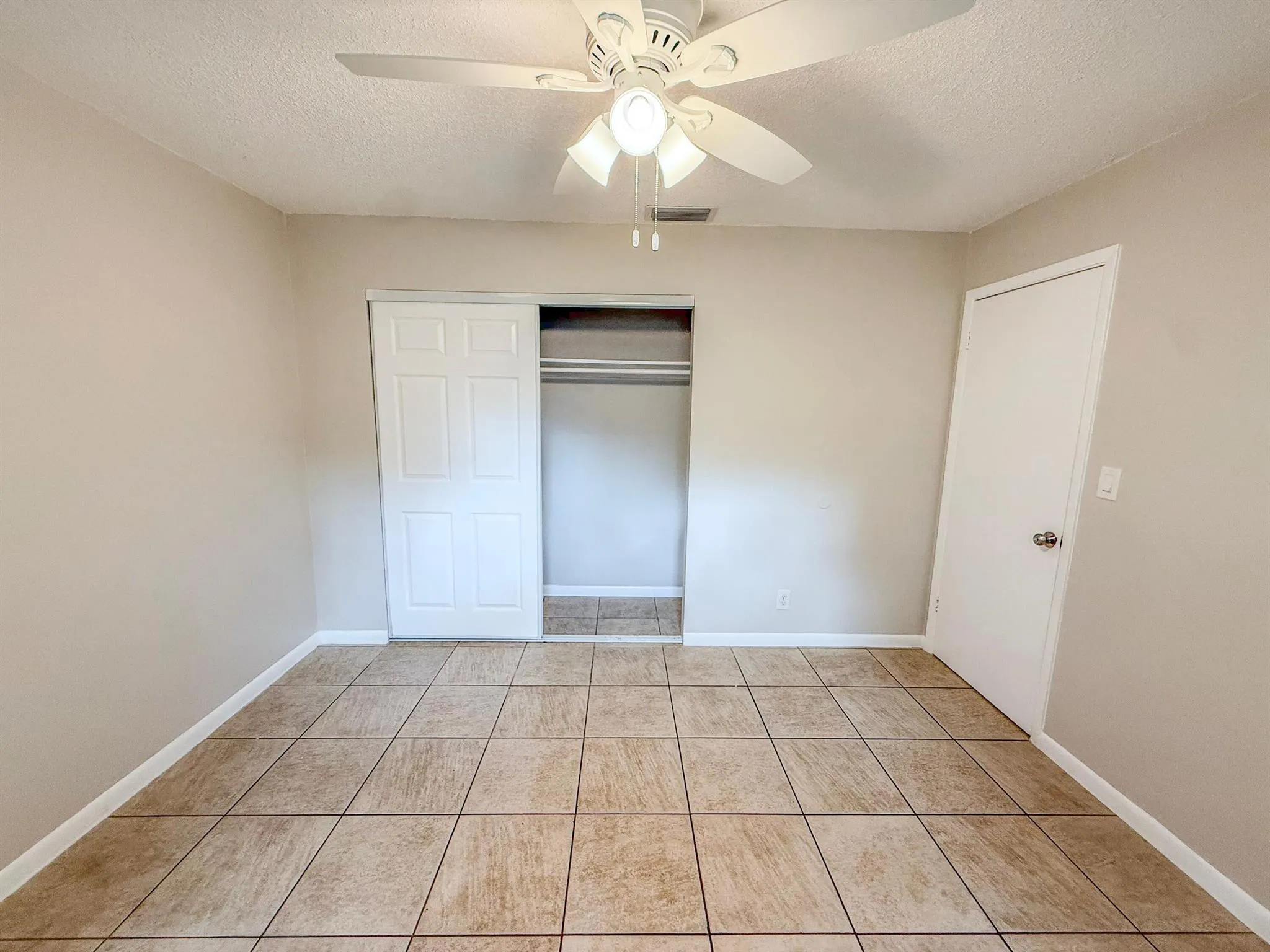 228 Fleming Avenue, ##3