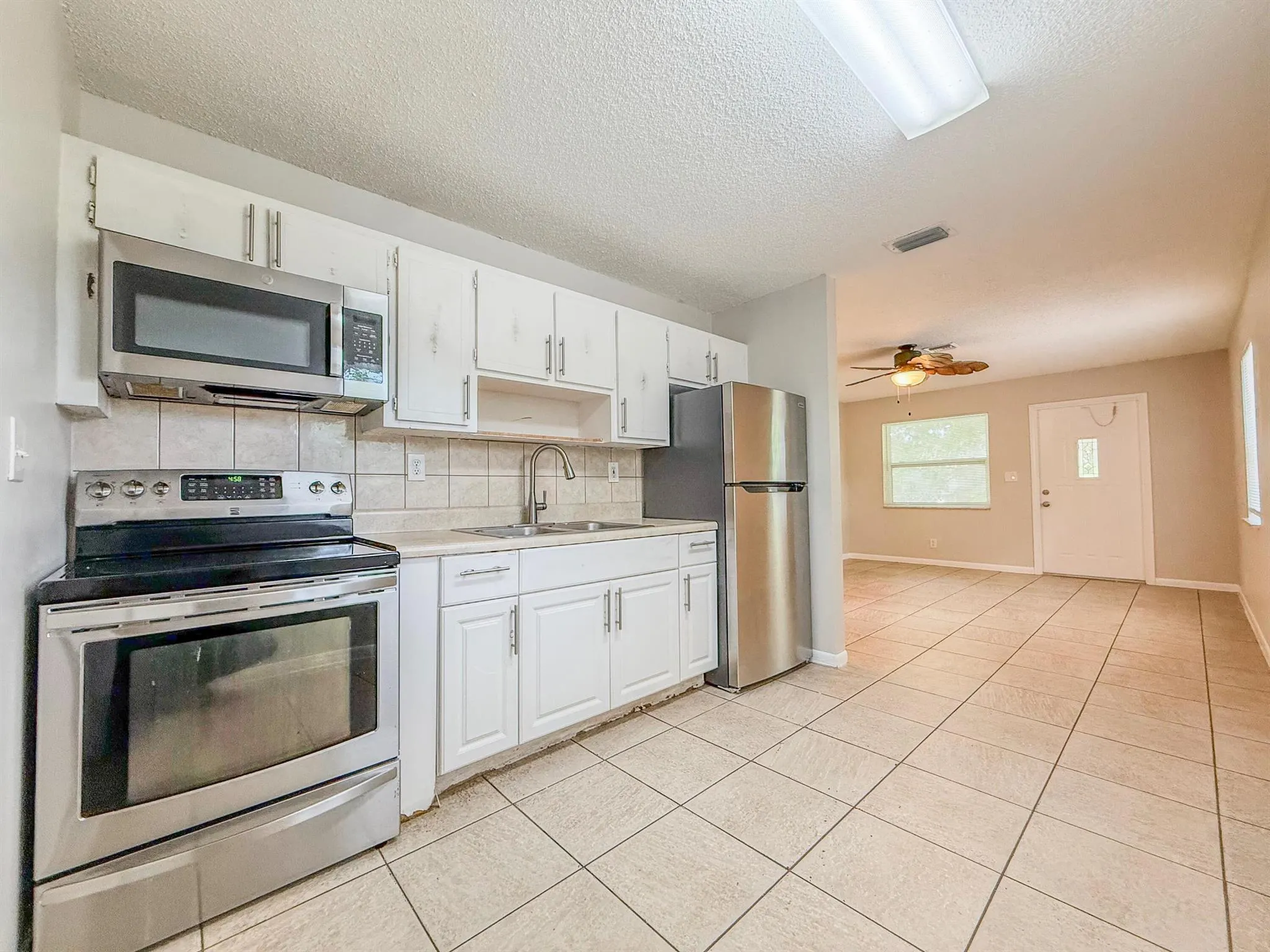 228 Fleming Avenue, ##3