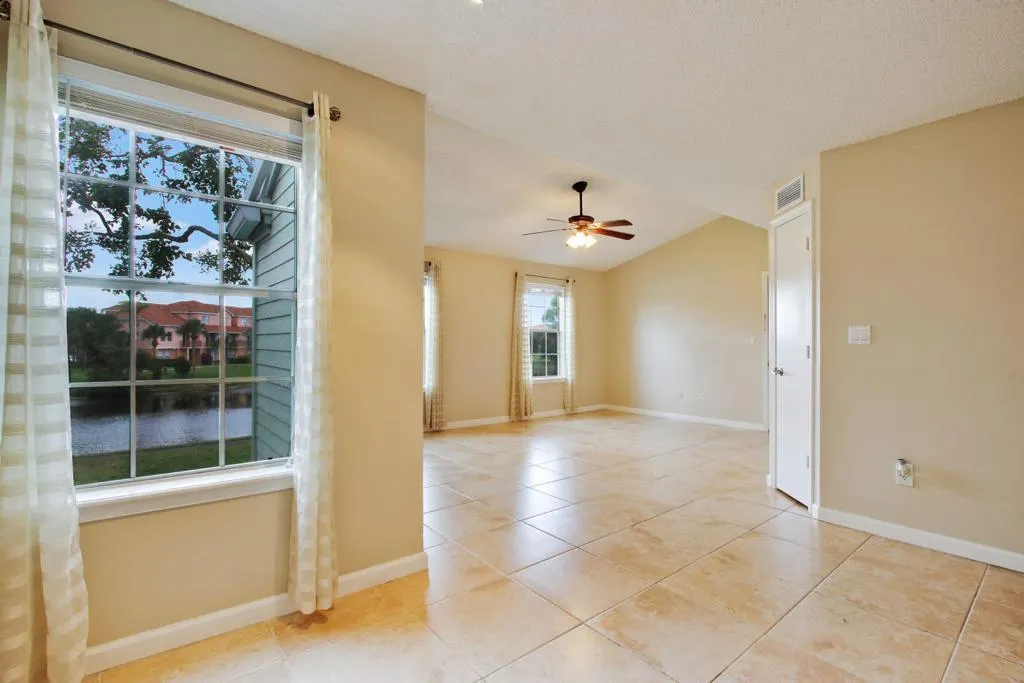 1215 Crystal Way, #N