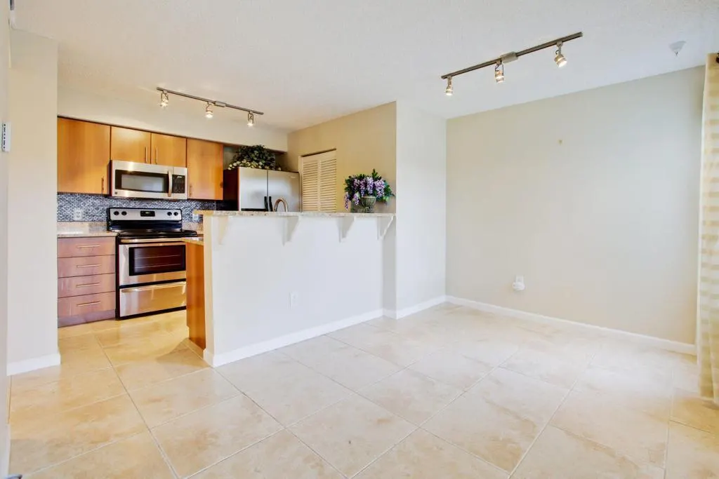 1215 Crystal Way, #N