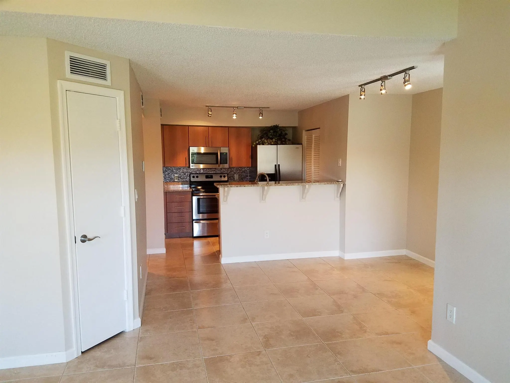 1215 Crystal Way, #N