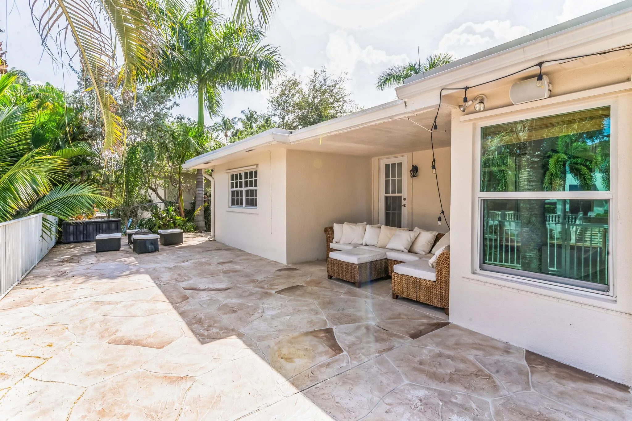 98 SW 8th Avenue