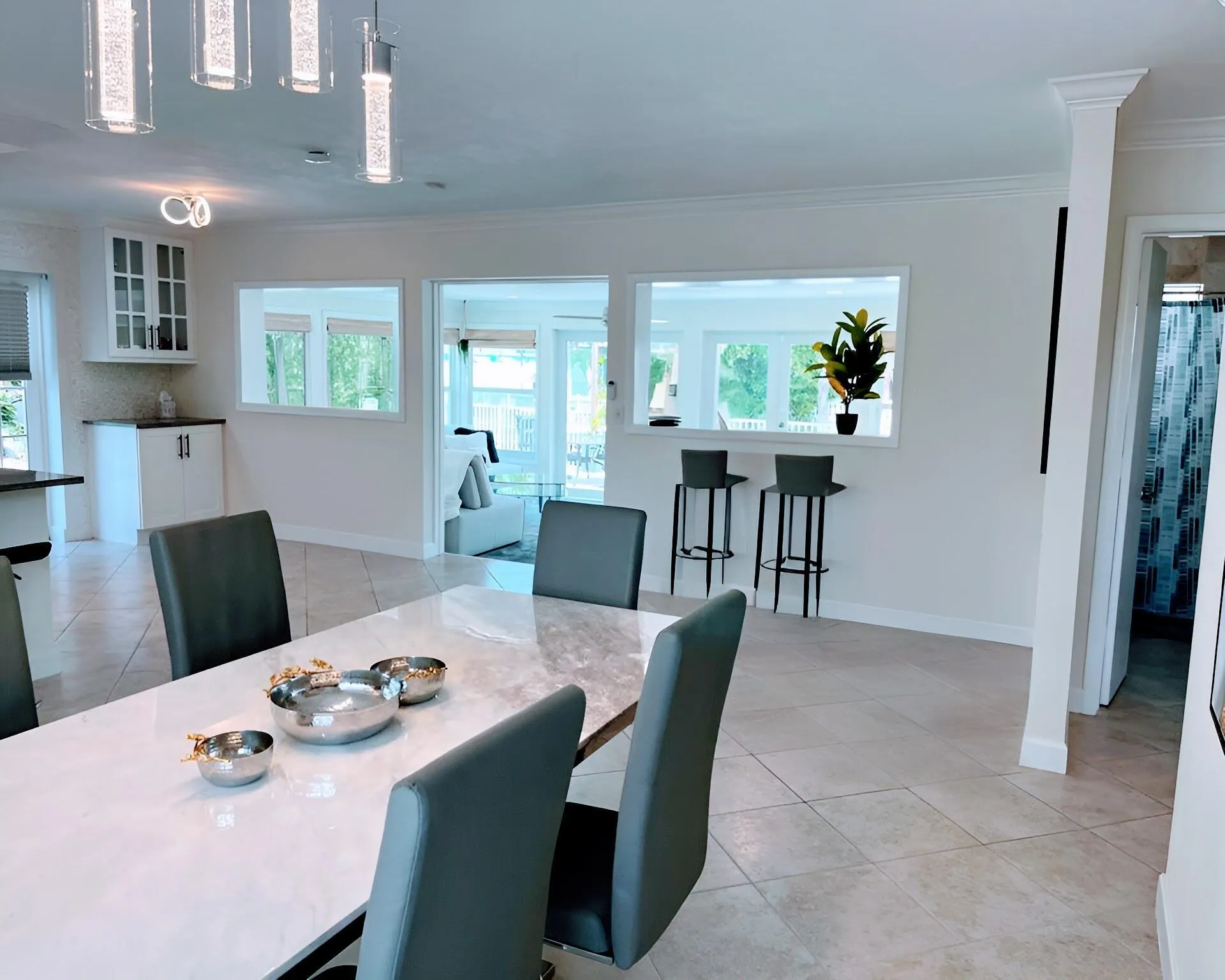 98 SW 8th Avenue
