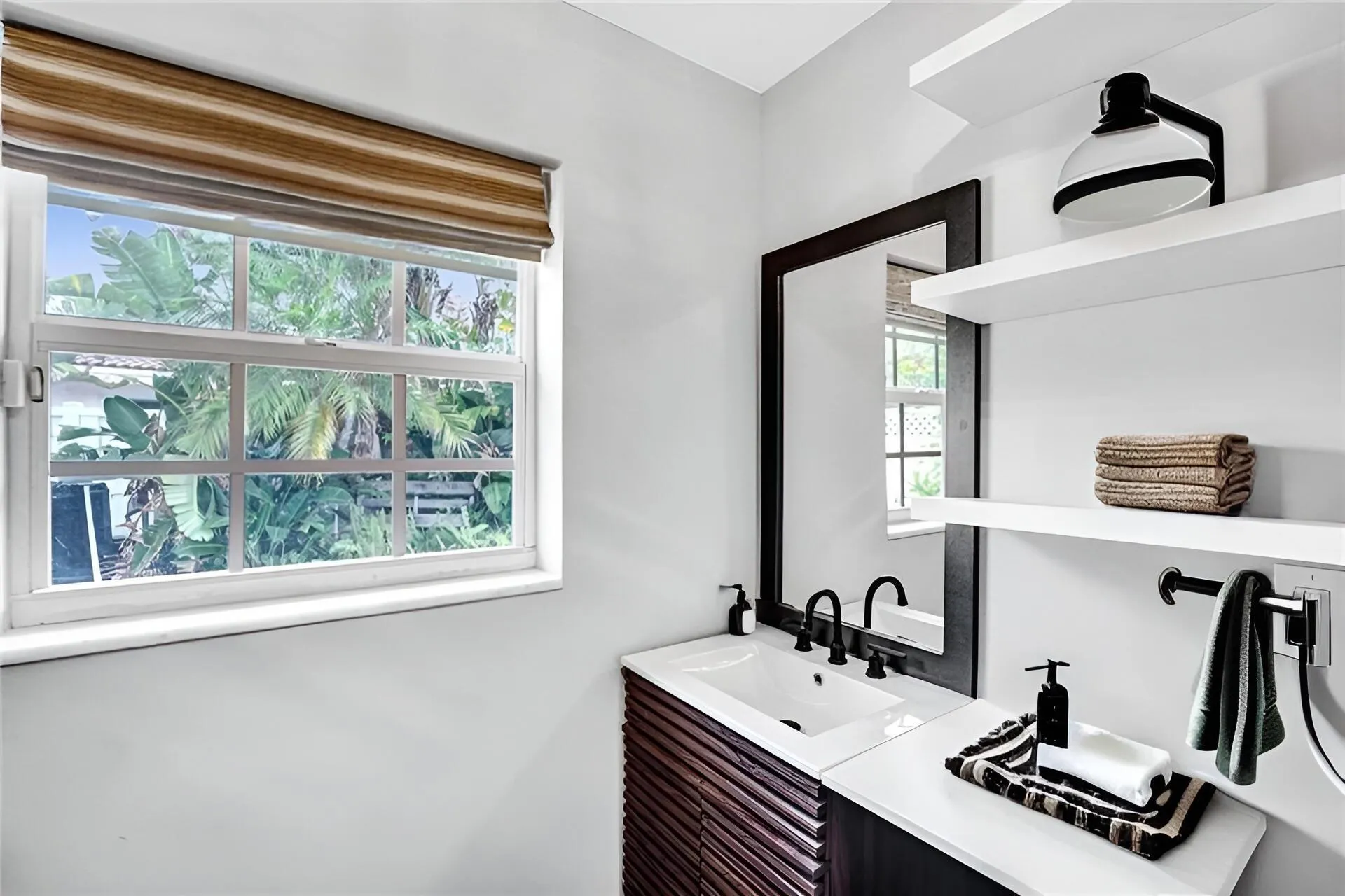 98 SW 8th Avenue