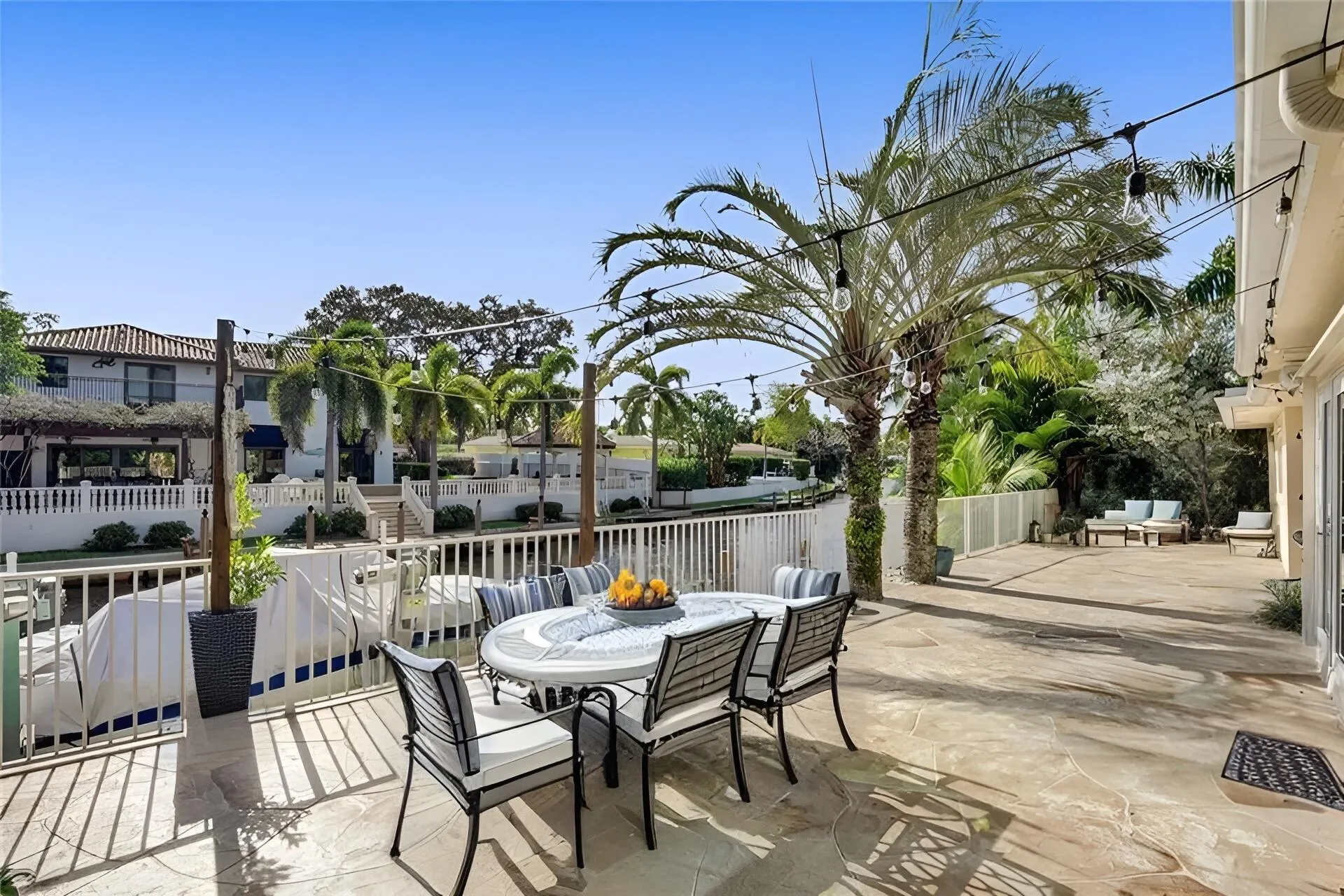 98 SW 8th Avenue