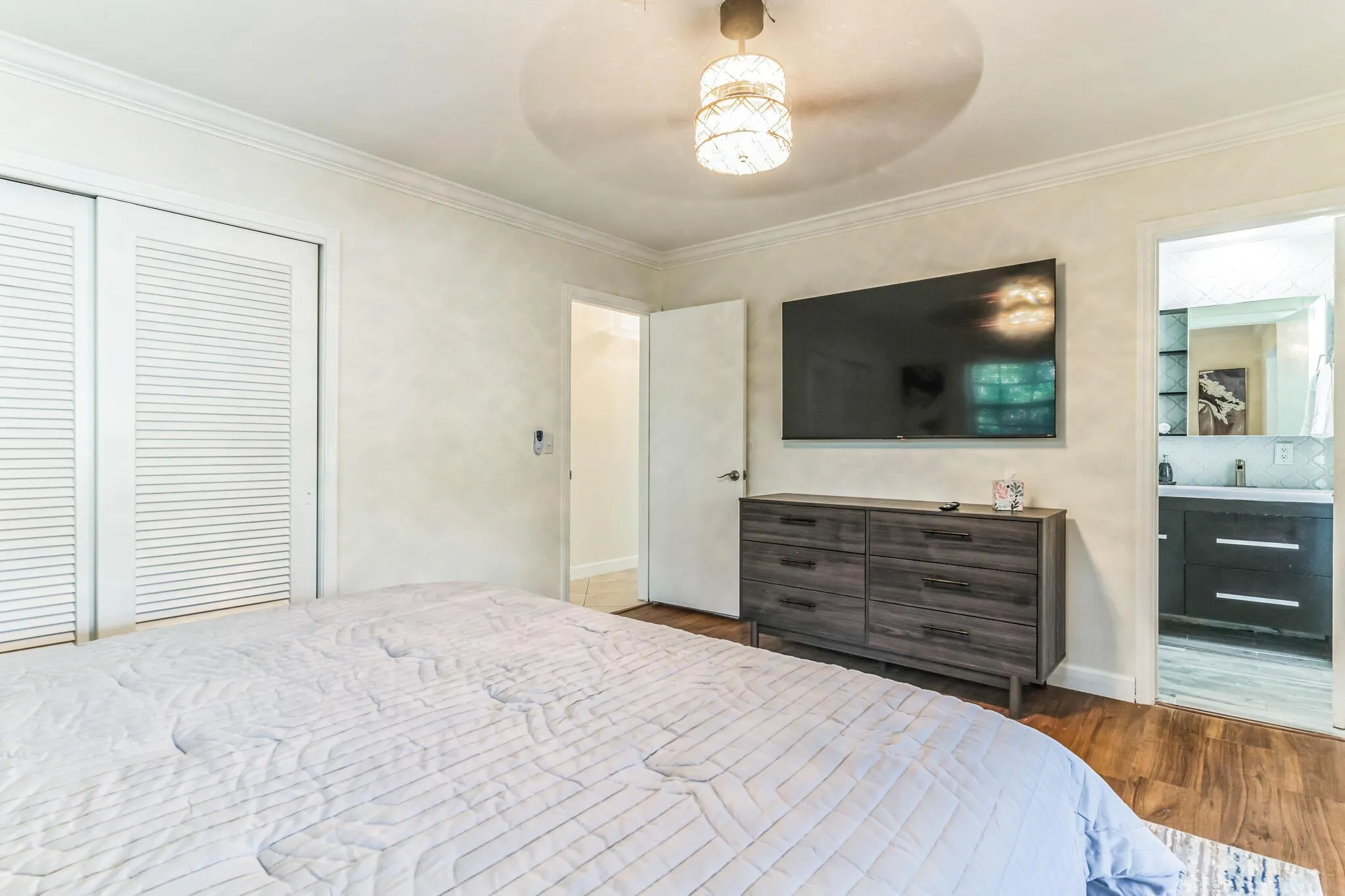 98 SW 8th Avenue