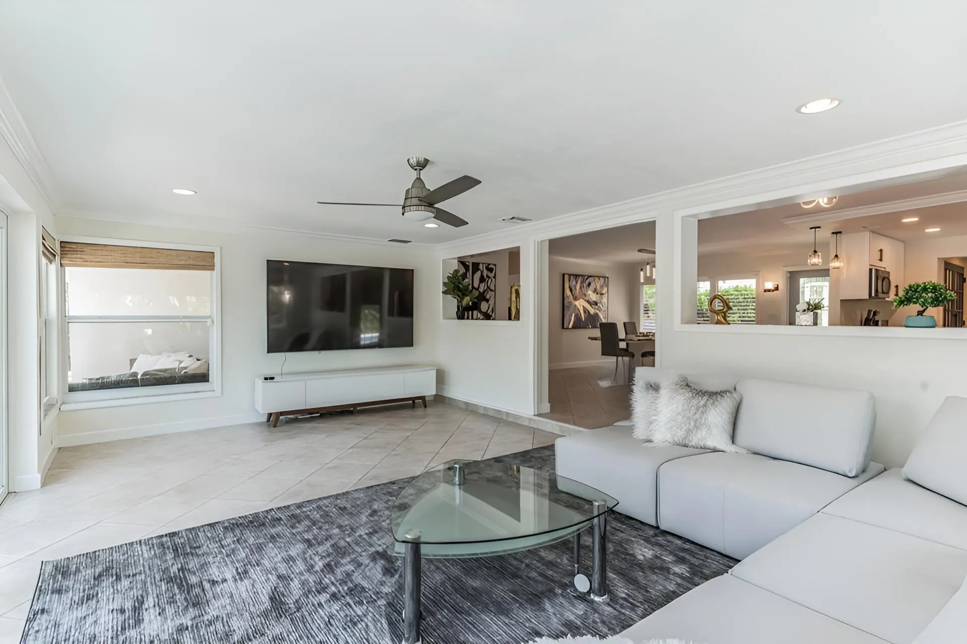 98 SW 8th Avenue