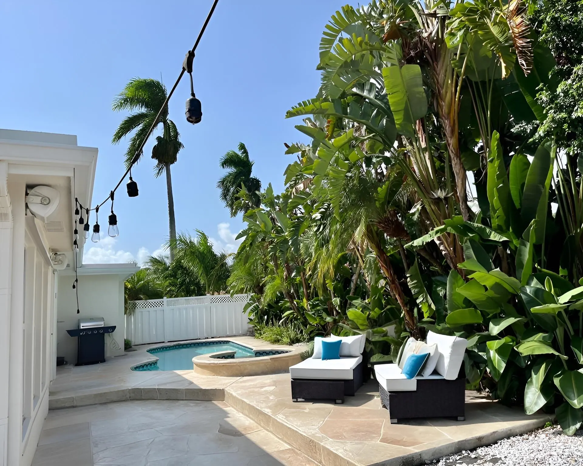 98 SW 8th Avenue