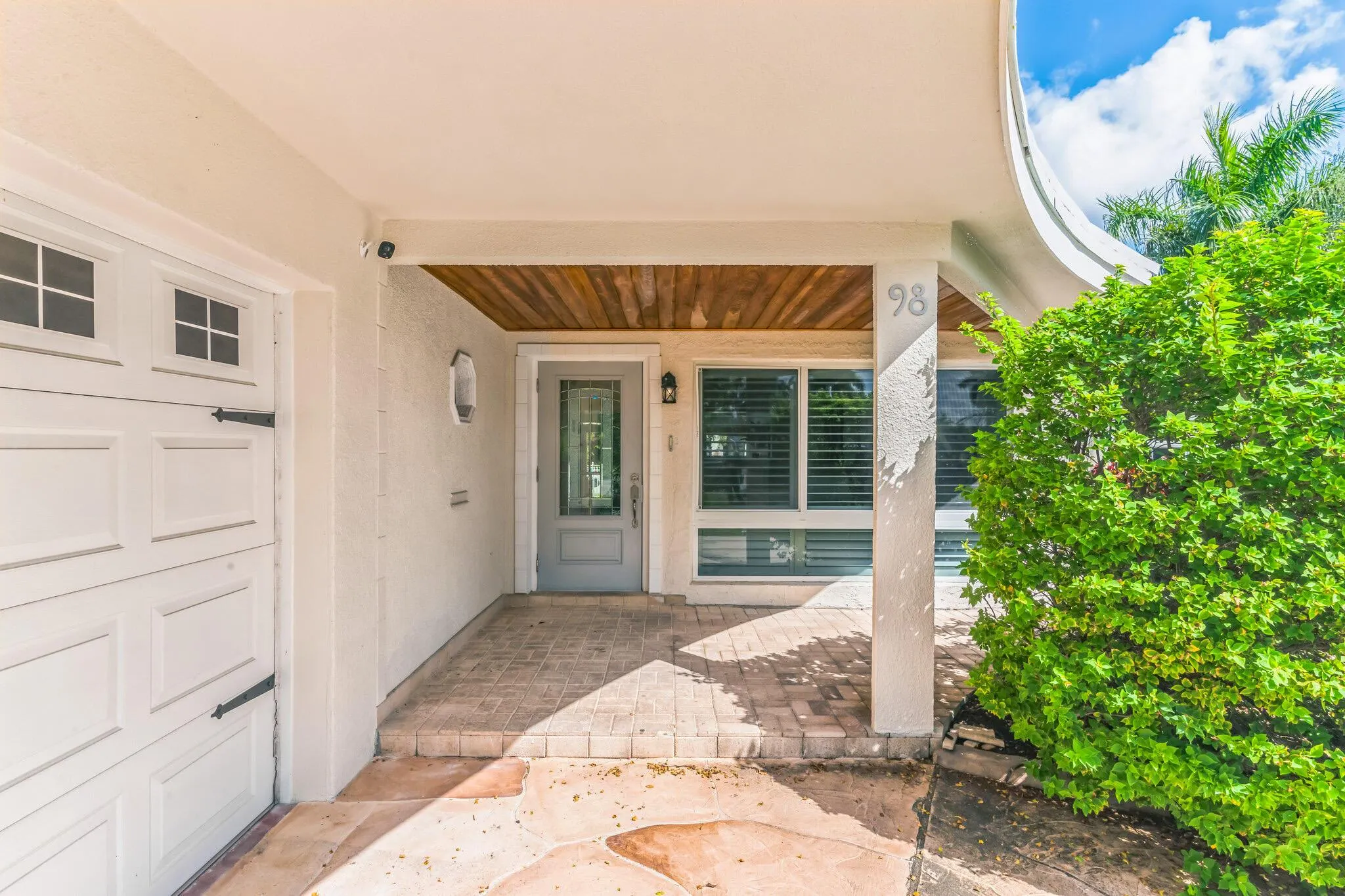 98 SW 8th Avenue