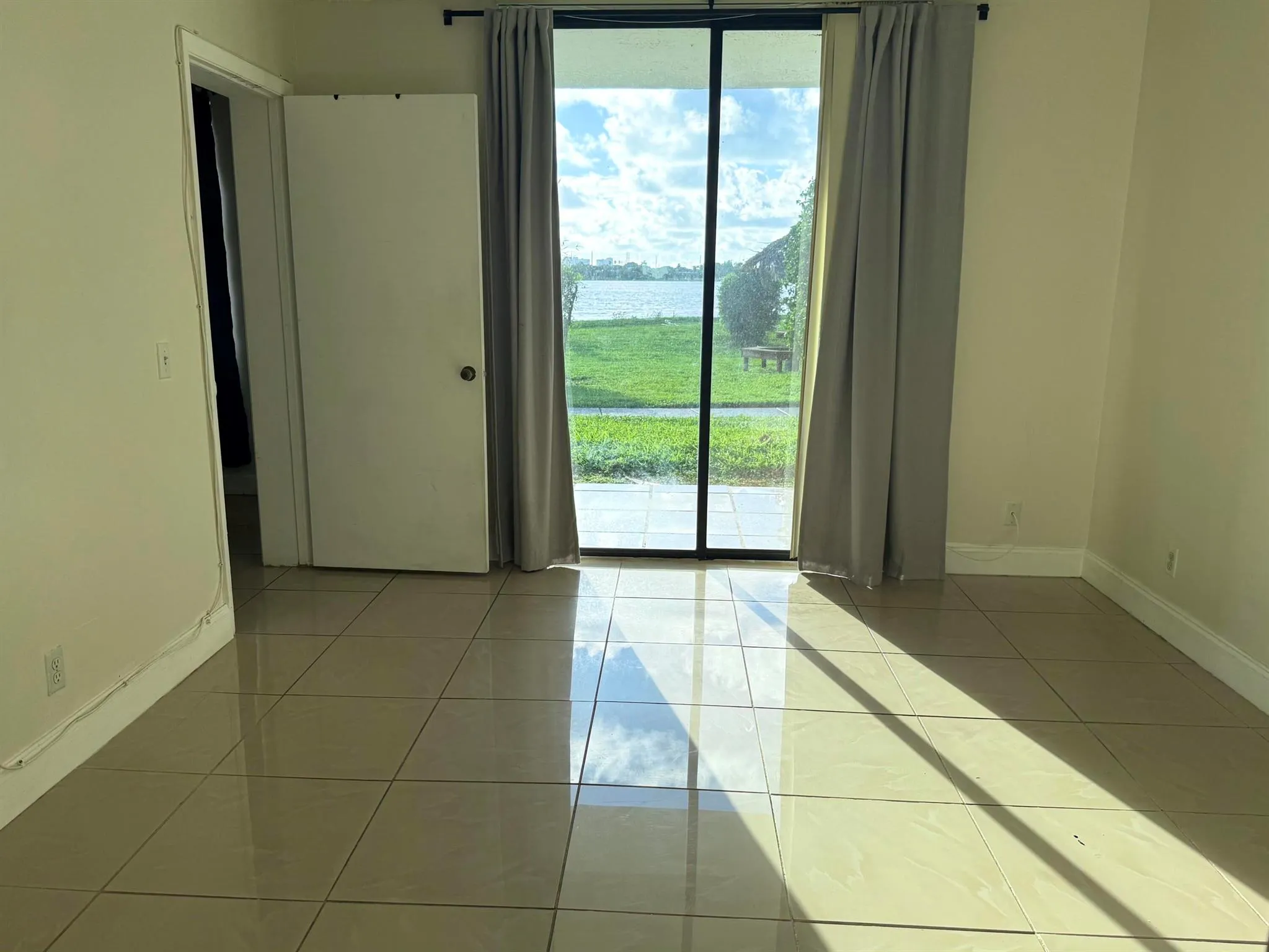 752 Executive Center Drive, #112