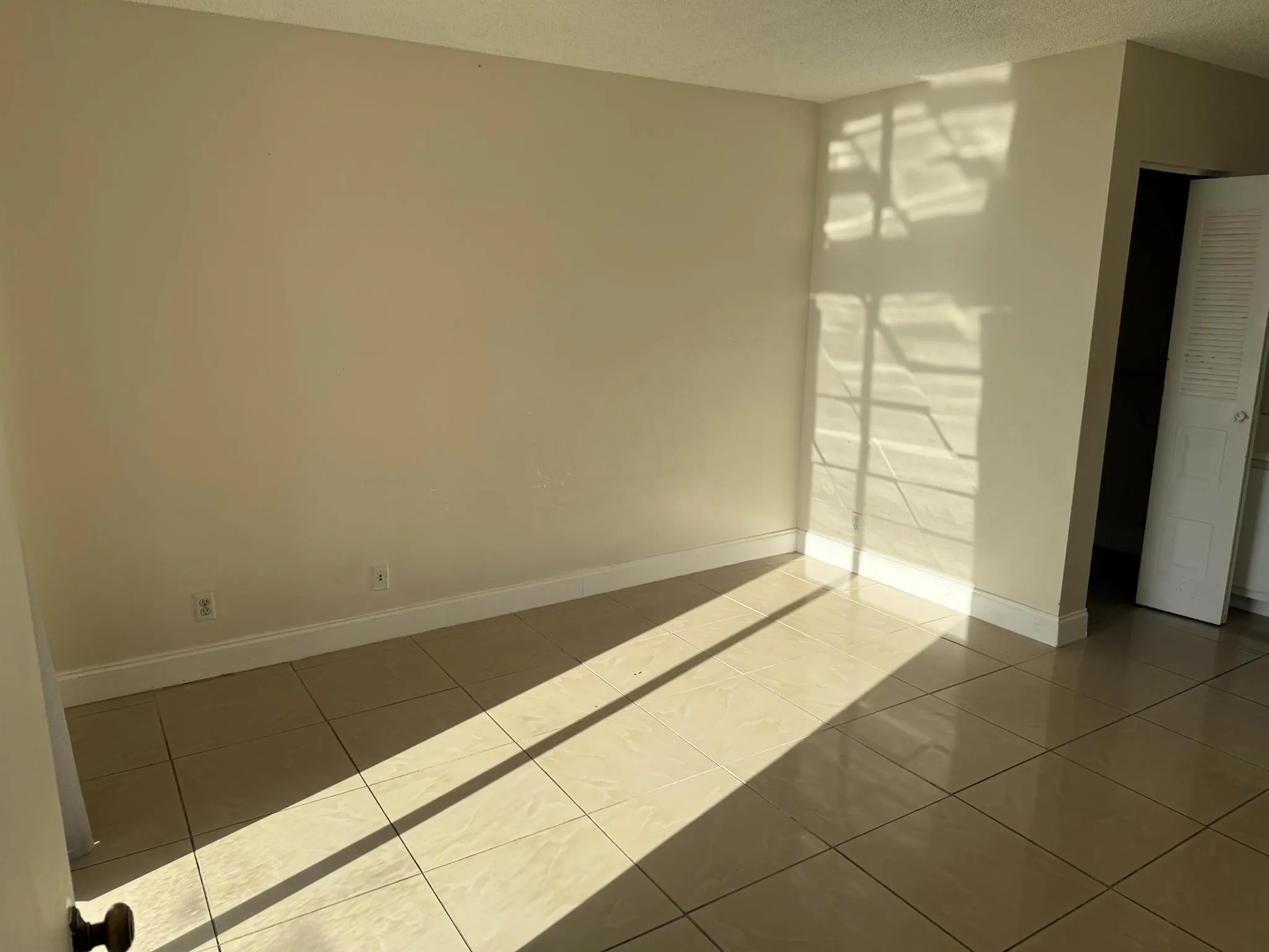 752 Executive Center Drive, #112