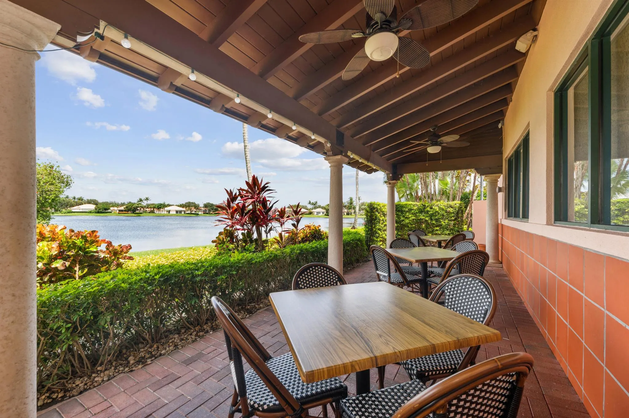 2211 Vero Beach Lane