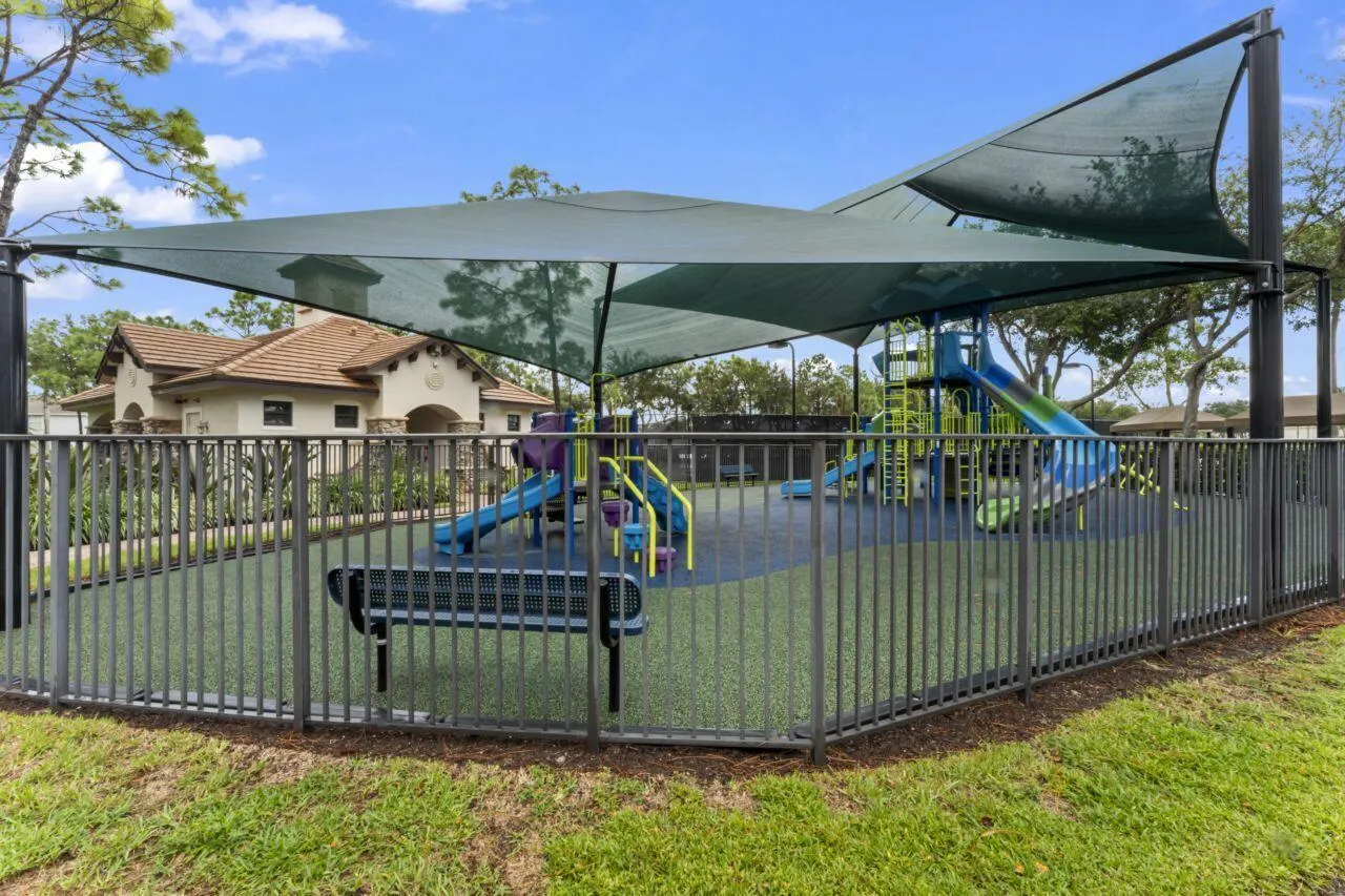 8492 Breezy Oak Way