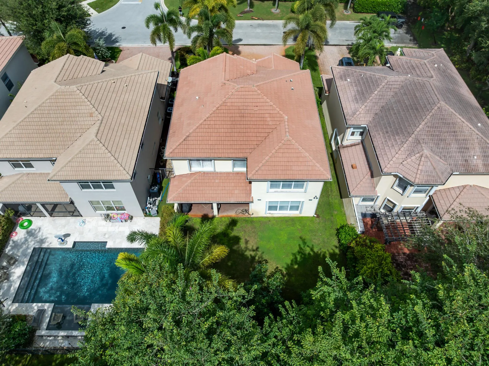 8492 Breezy Oak Way