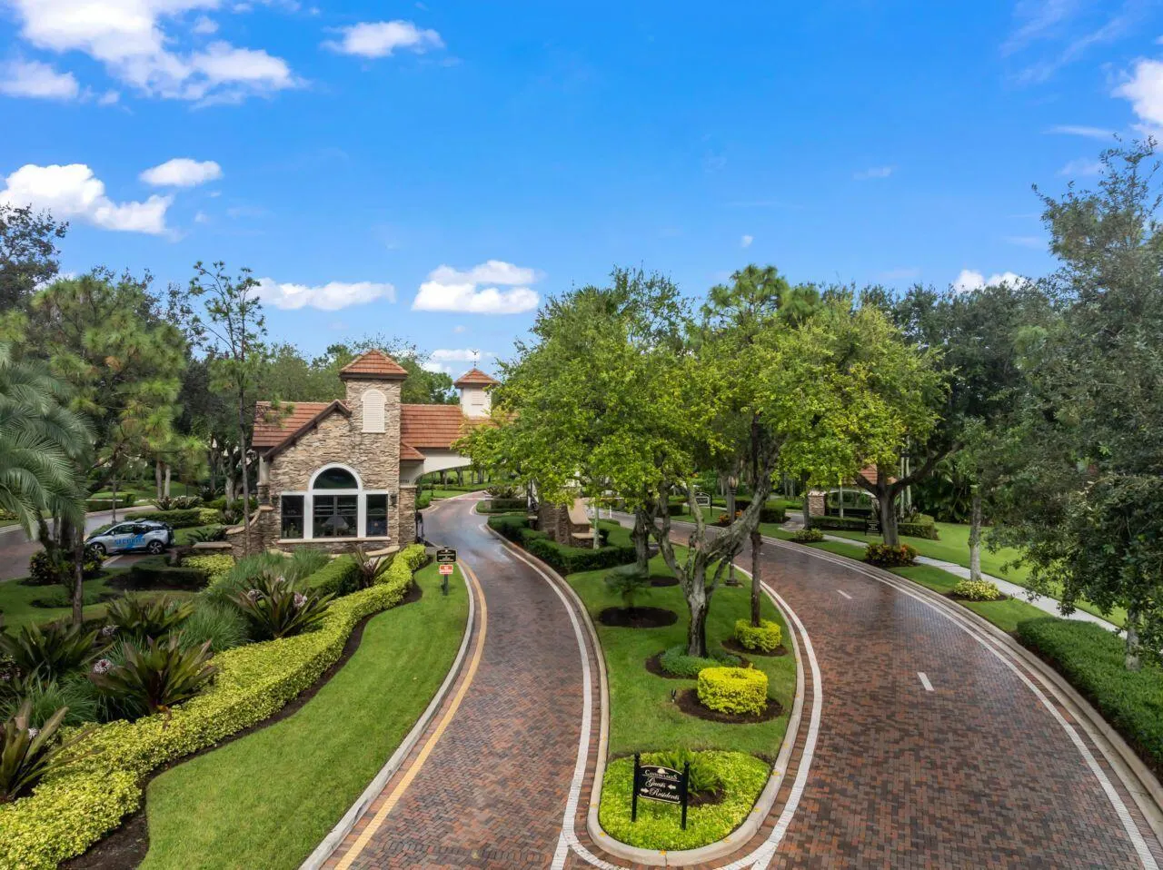 8492 Breezy Oak Way
