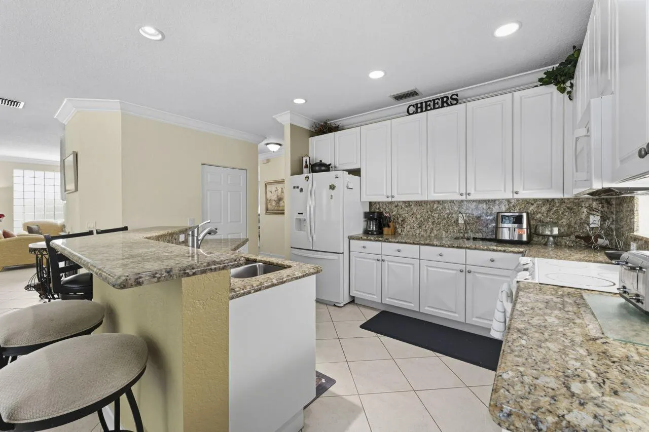 8492 Breezy Oak Way