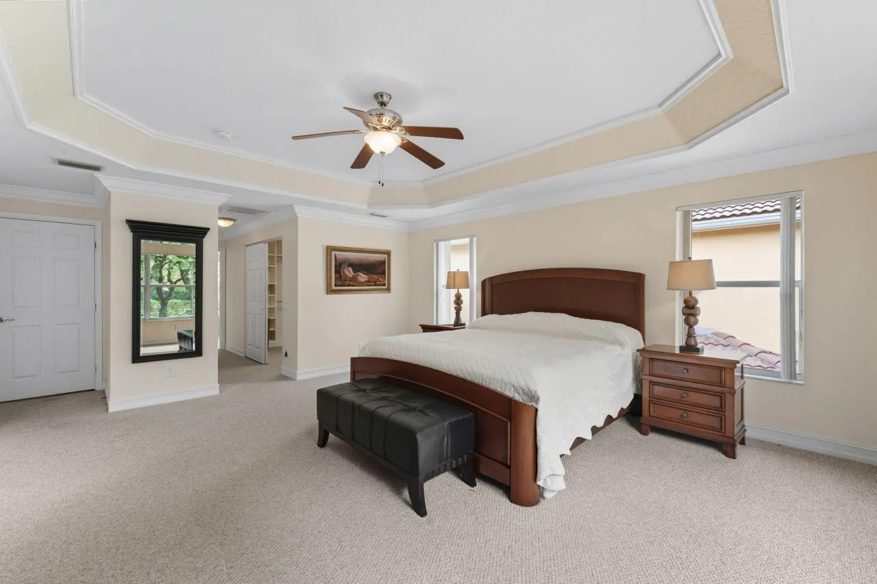 8492 Breezy Oak Way