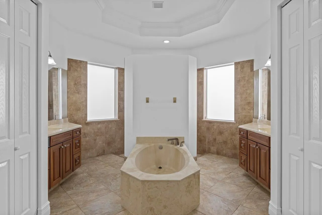8300 SW Cattleya Drive
