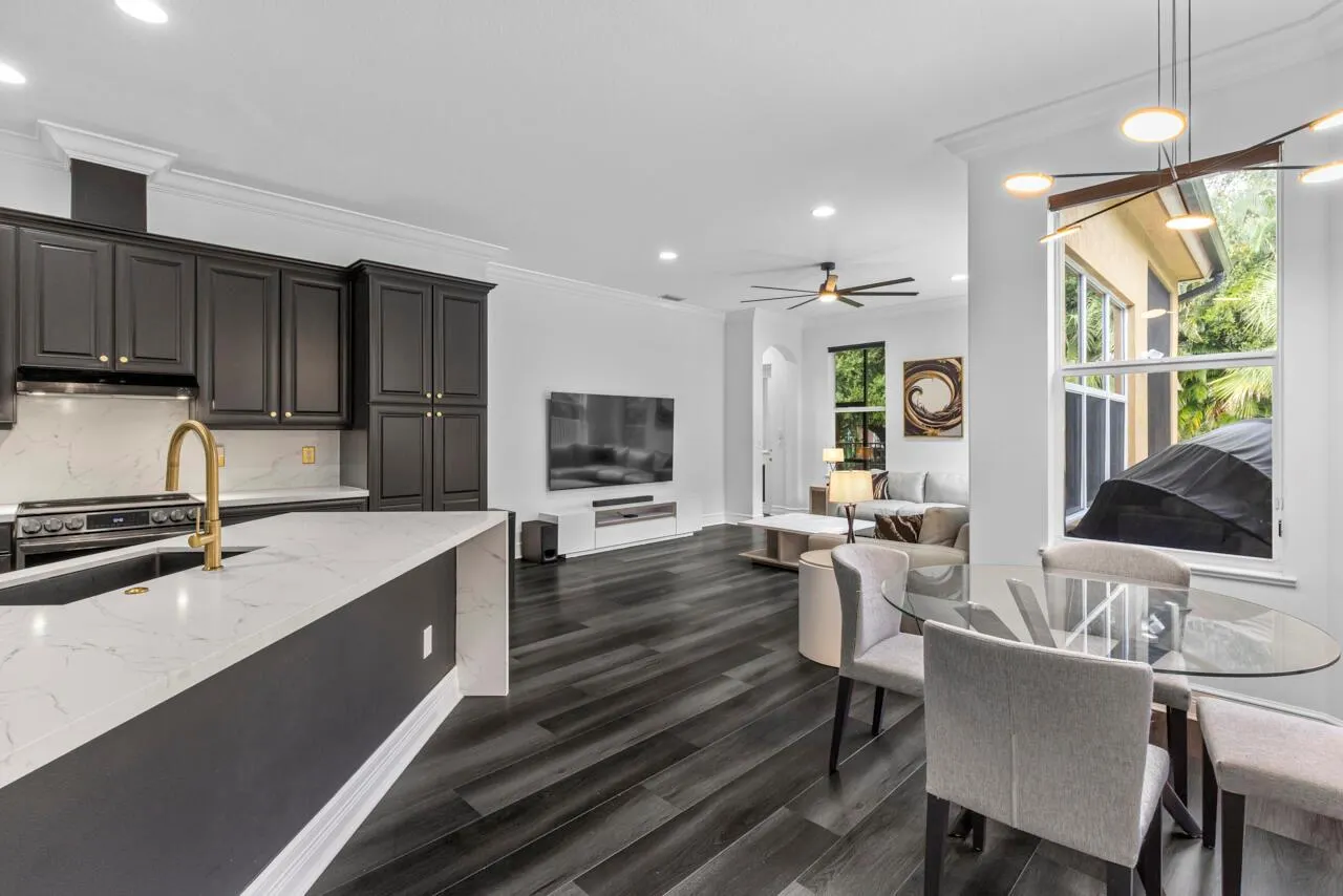 8300 SW Cattleya Drive