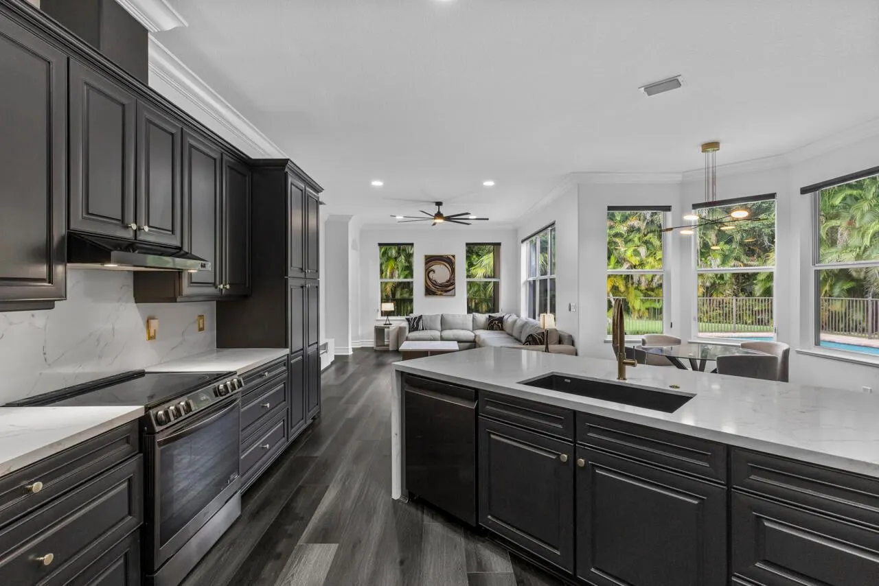 8300 SW Cattleya Drive