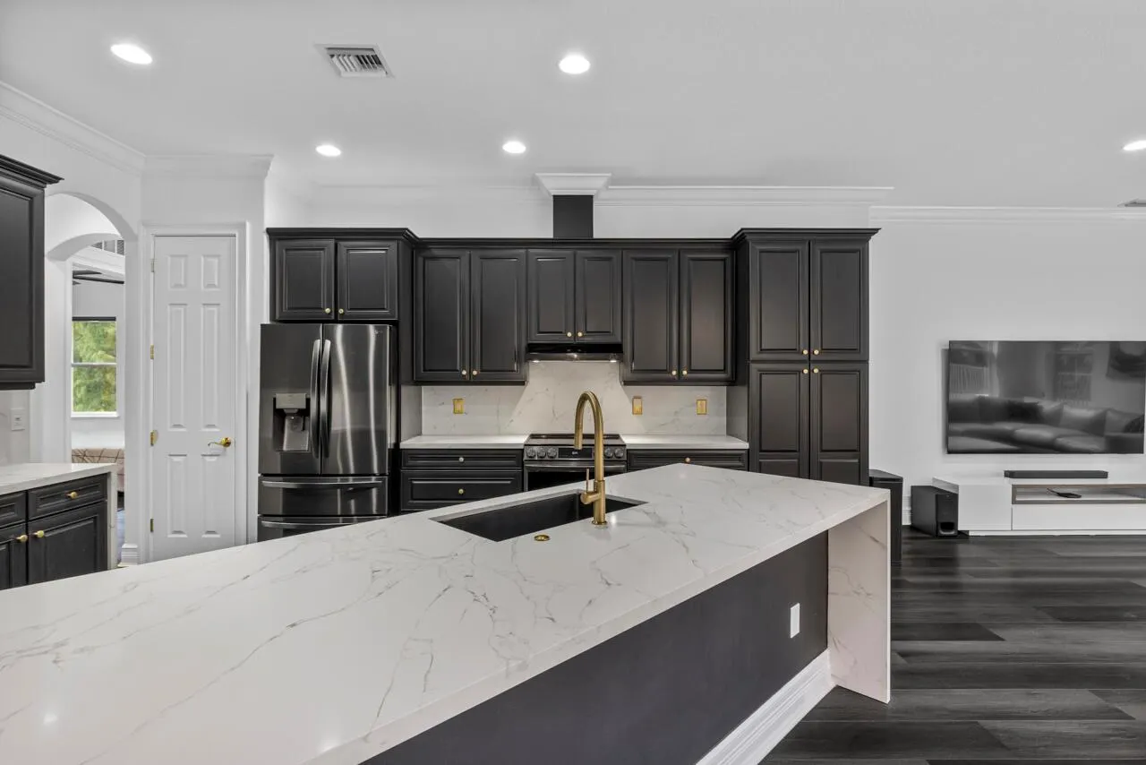 8300 SW Cattleya Drive
