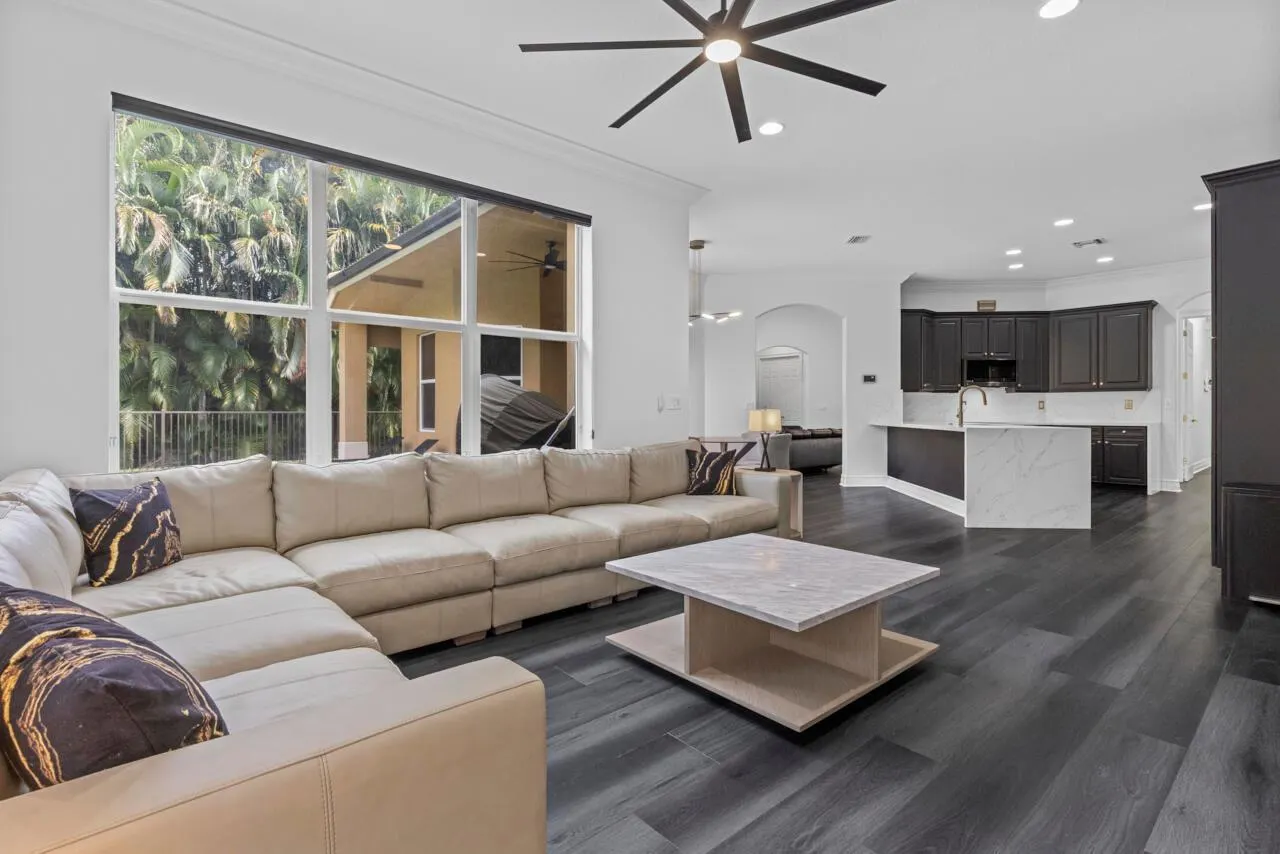 8300 SW Cattleya Drive