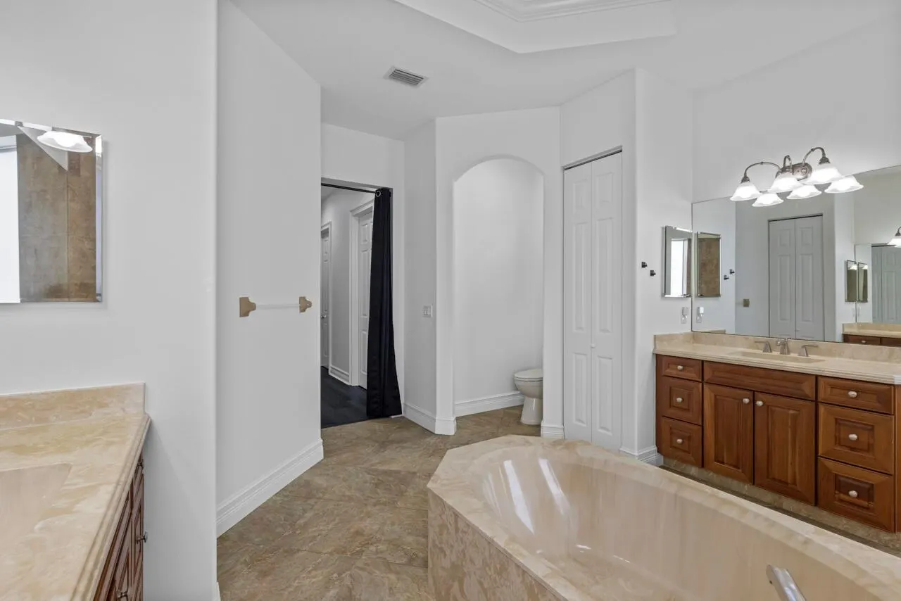 8300 SW Cattleya Drive