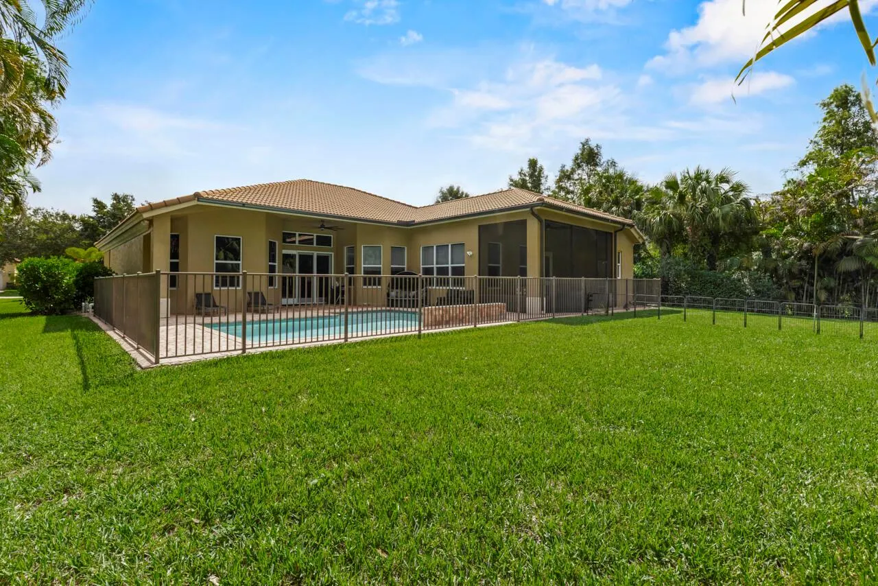 8300 SW Cattleya Drive
