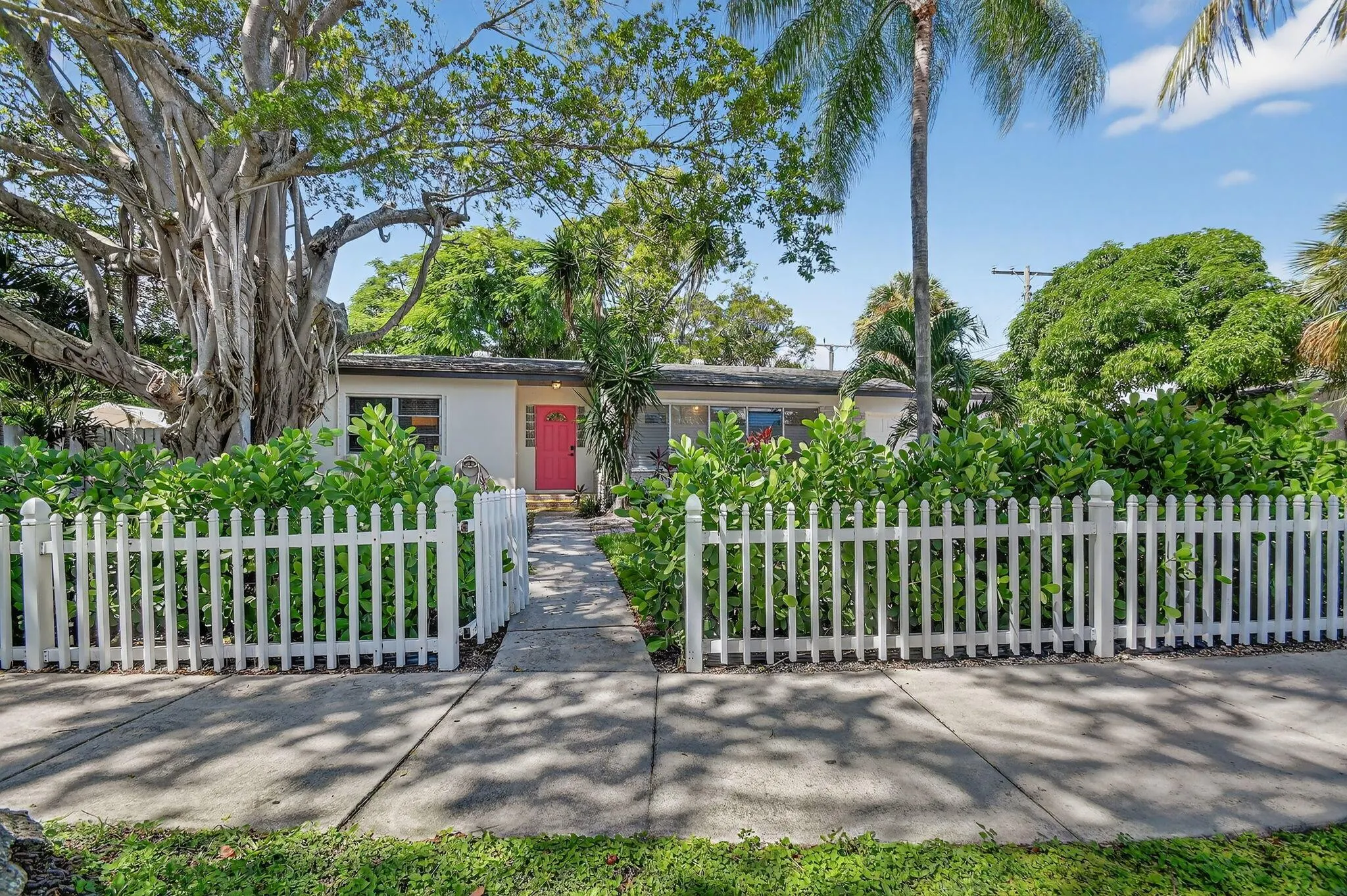 5009 Spruce Avenue