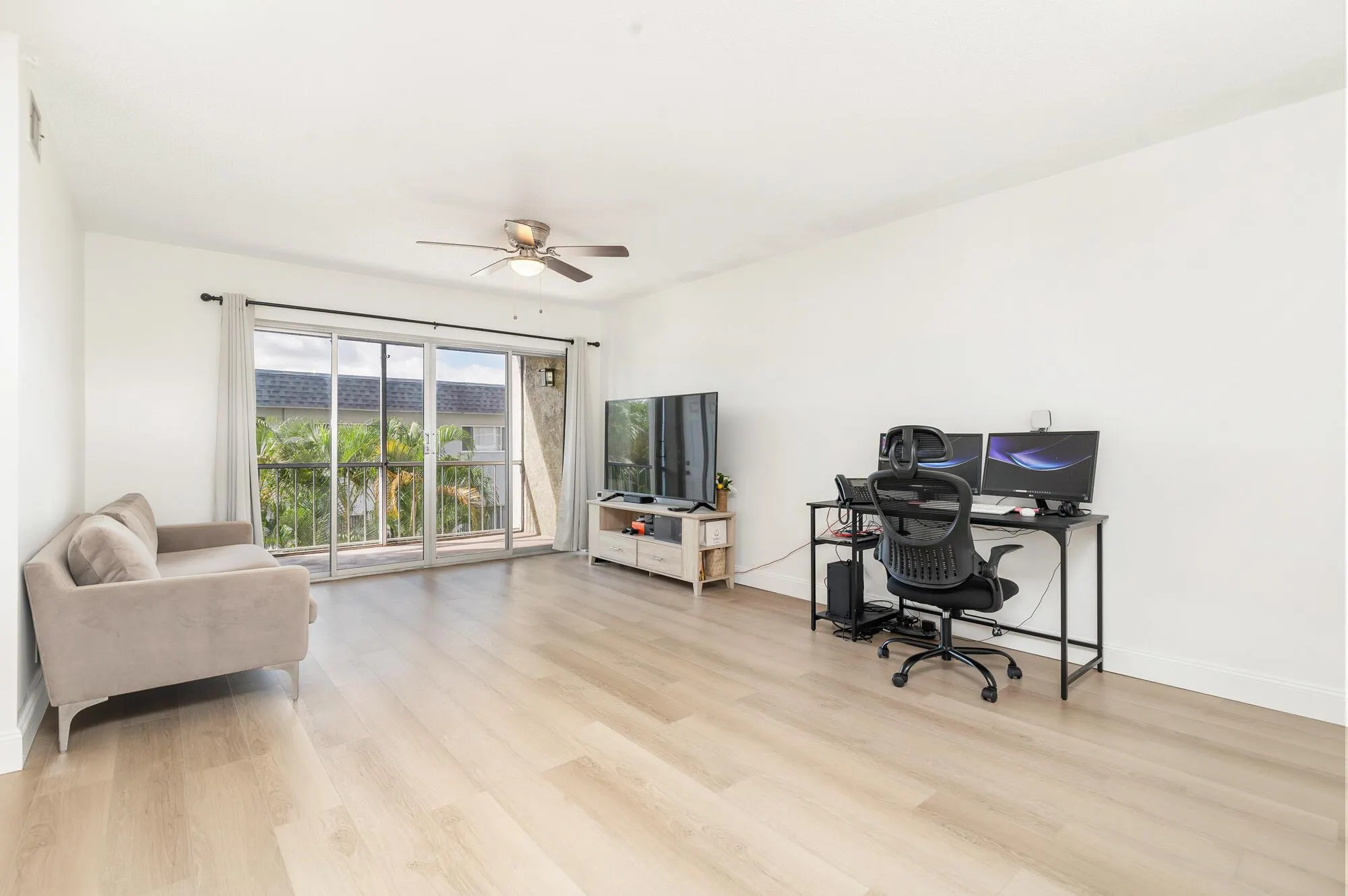 505 Spencer Drive, #207