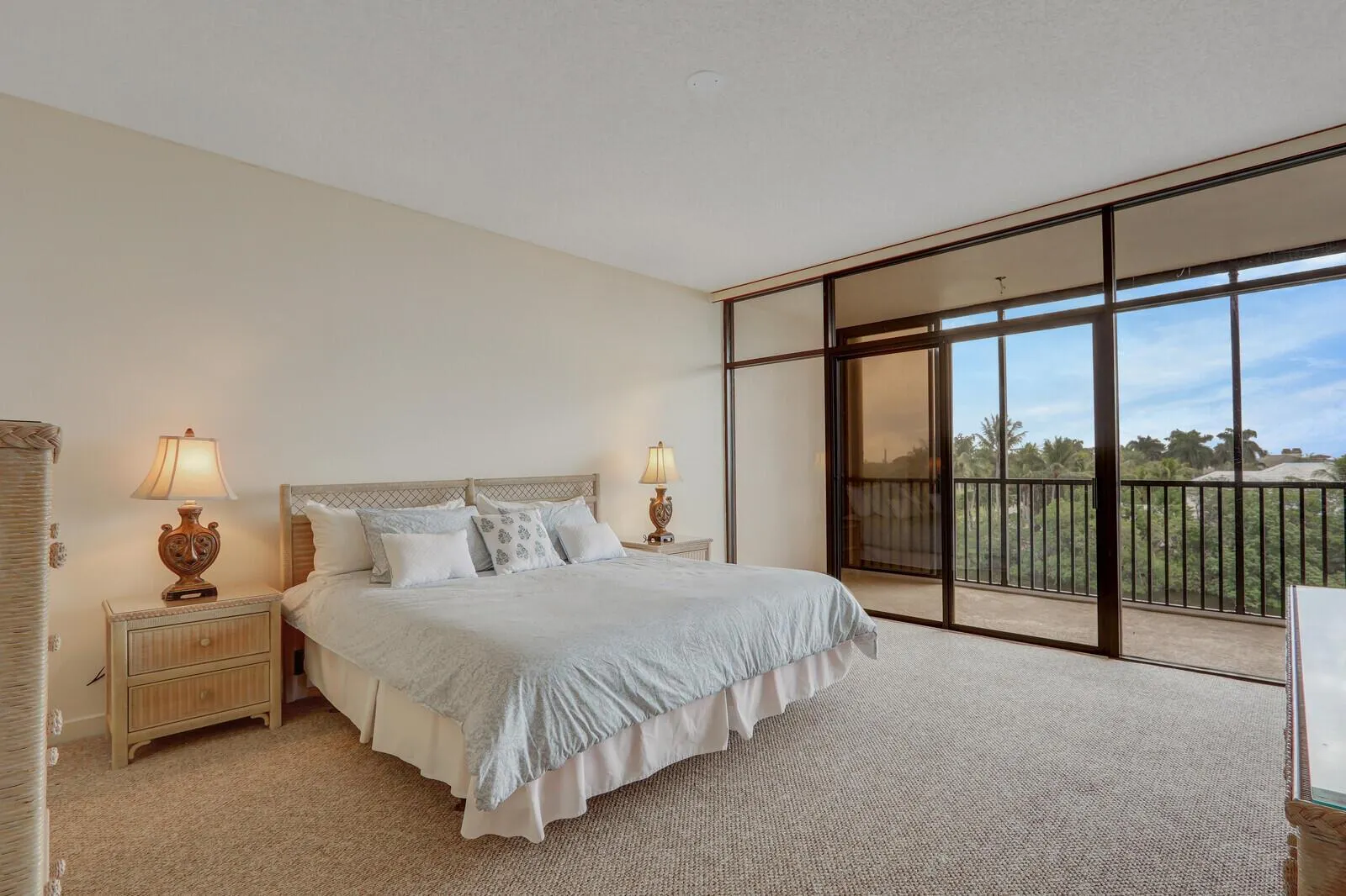 11370 Twelve Oaks Way, #412