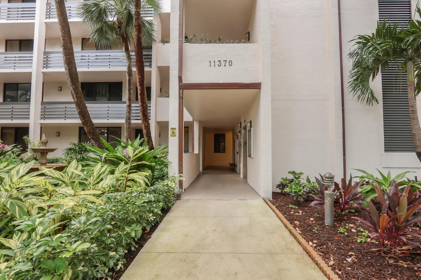 11370 Twelve Oaks Way, #412