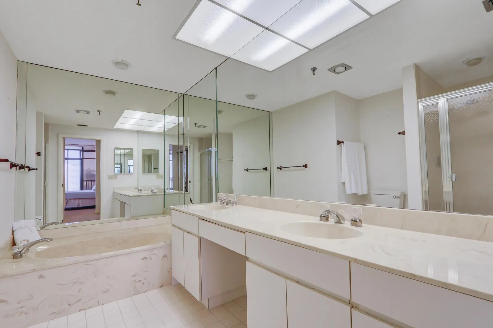 11370 Twelve Oaks Way, #412