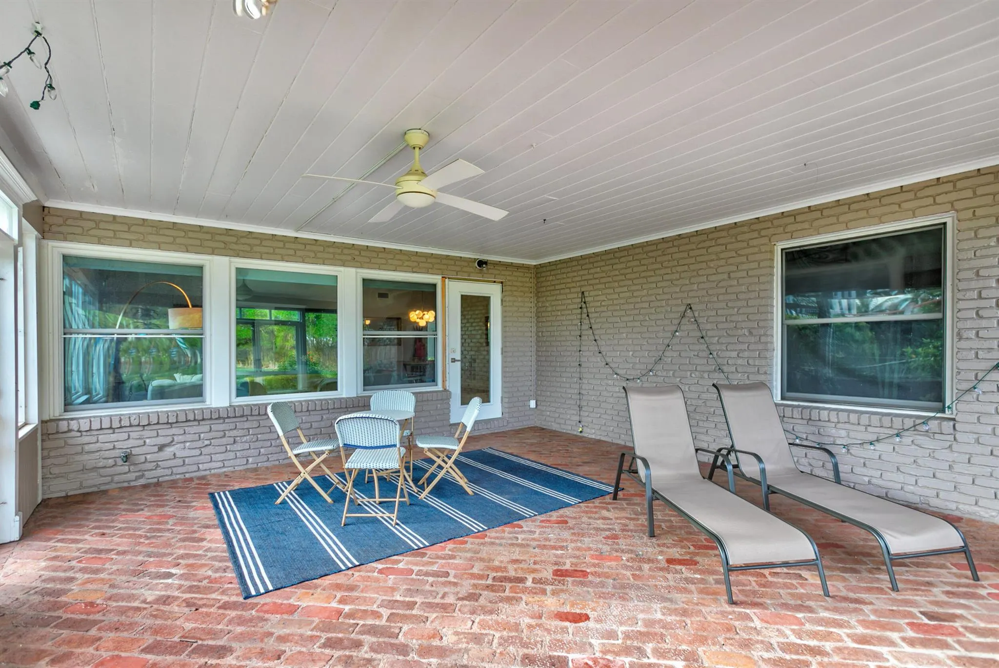 626 N Lakeside Drive