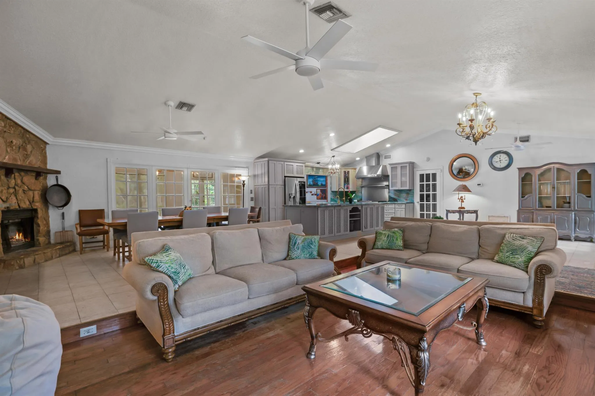 2619 Palm Deer Drive
