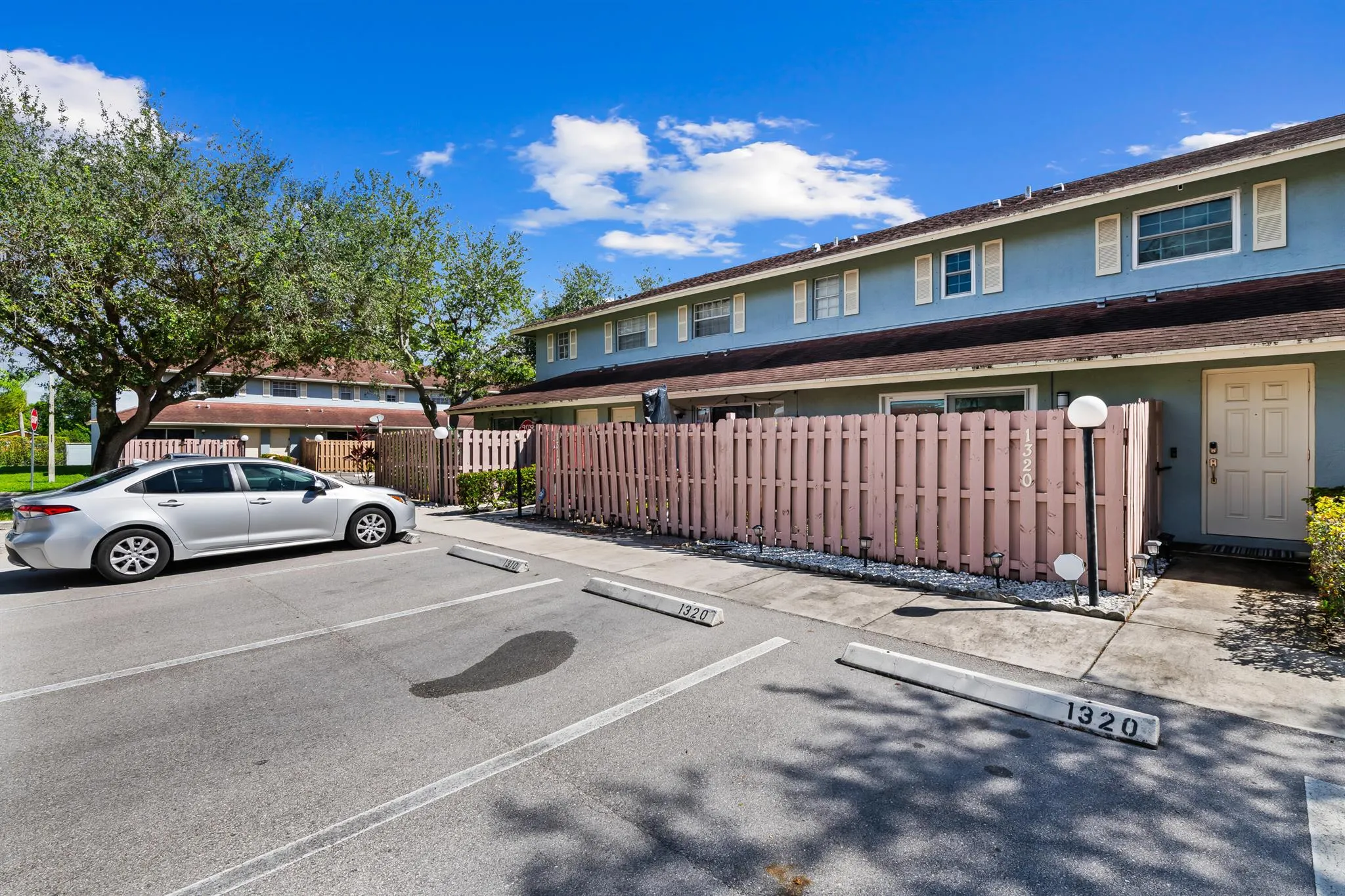1320 Cypress Way W