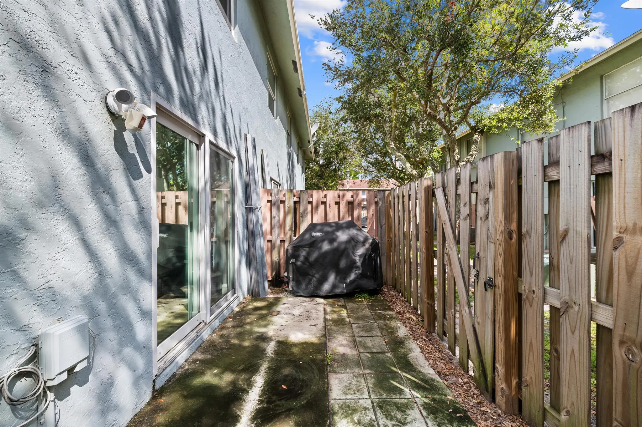 1320 Cypress Way W
