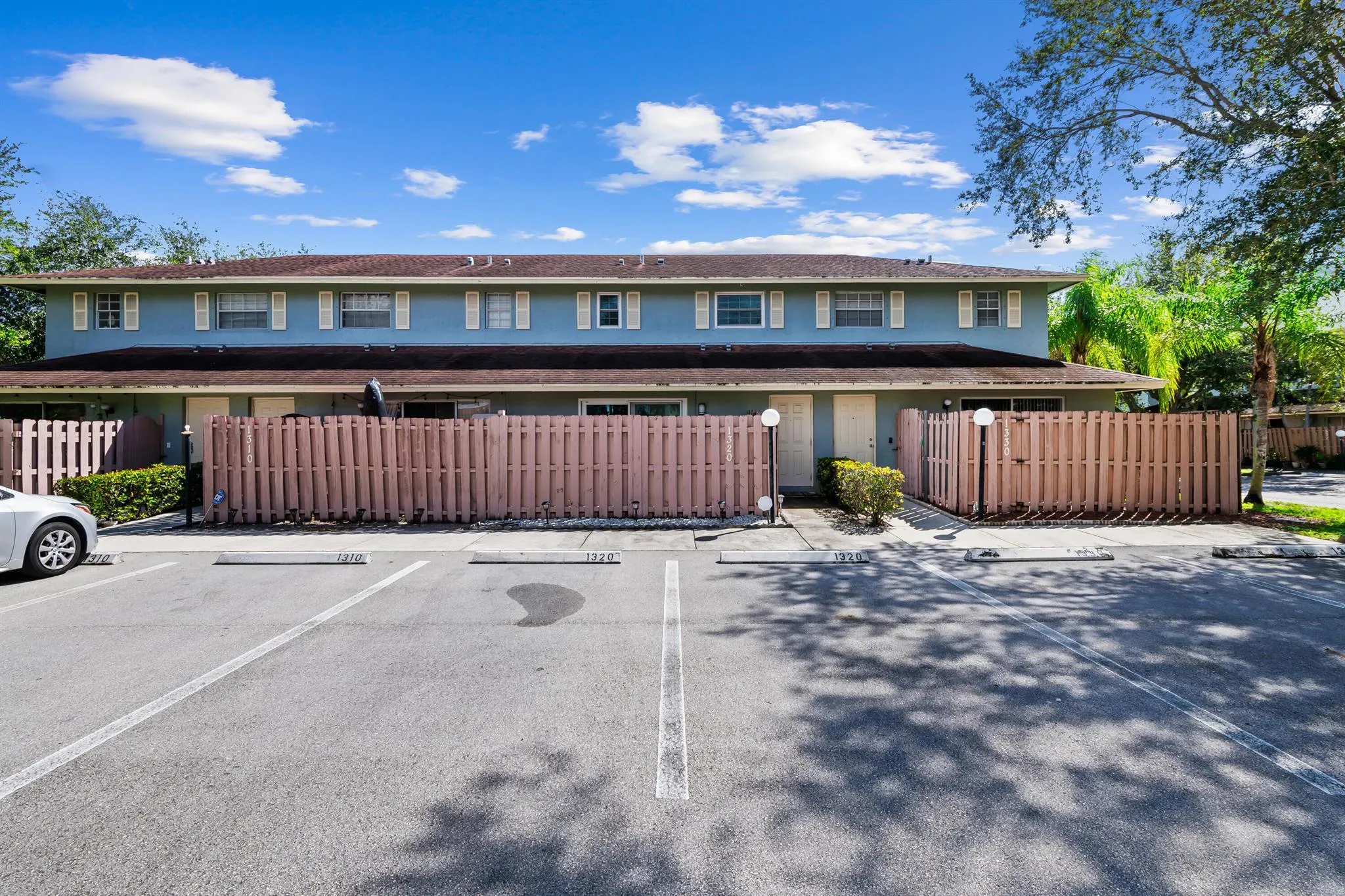 1320 Cypress Way W