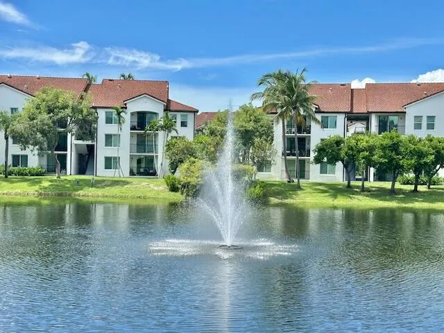 110 Villa Circle, #110