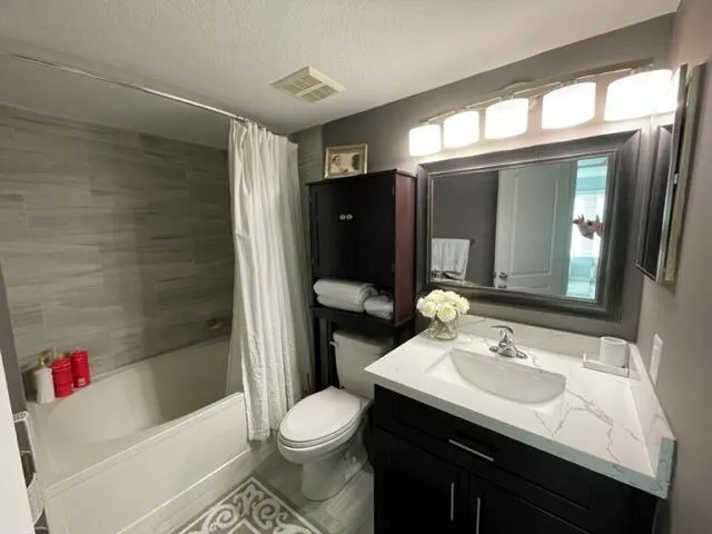 110 Villa Circle, #110