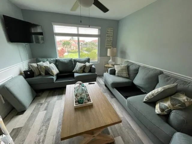 110 Villa Circle, #110